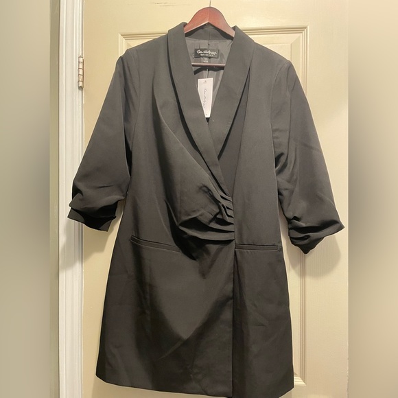 110 CAD | Blazer Dress | Black | Size US 10 - Picture 6 of 6